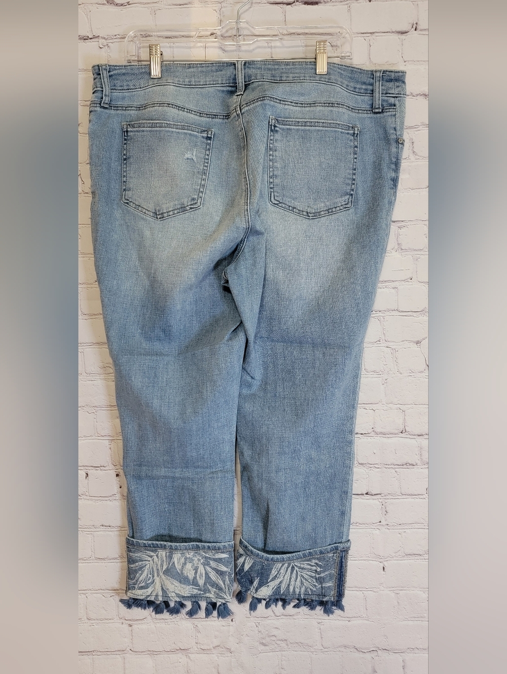 Chico's Light Wash Embroidered Hem Jeans Size 14. - Picture 2 of 3